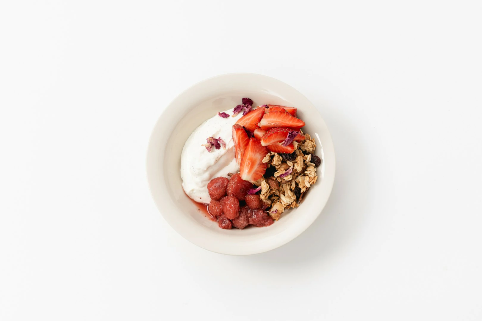 Cardamom Granola & Strawberry